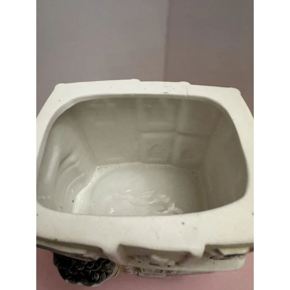 Unbranded vintage figural